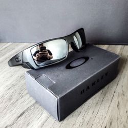 New Oakleys  Box, Pouch Cloth All Included