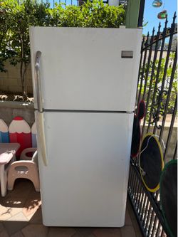 Frigidaire Gallery over under fridge with Ice maker
