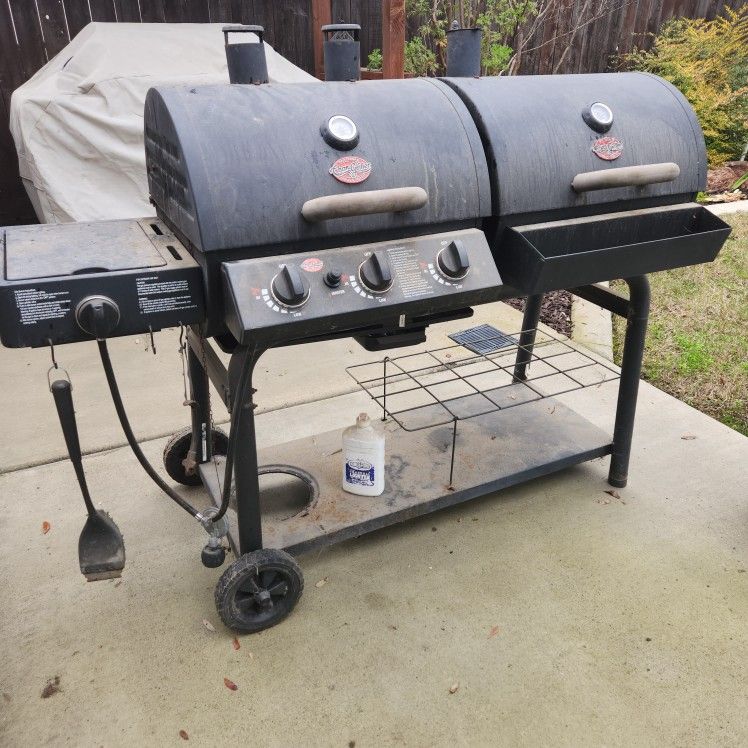 Char-Griller BBQ