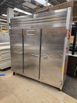 3 doors freezer traulsen