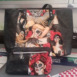 Las Elegantes  Tote Bag & Matching Make-up Bag 