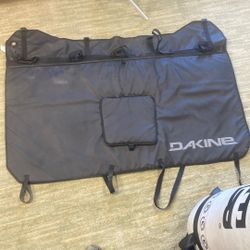 dakine tailgate pad
