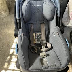 Uppababy Mesa Car seat (with Base) 