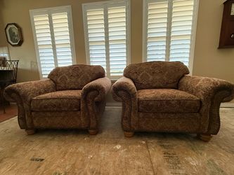 Flexsteel Oversized Chairs with Nailheads