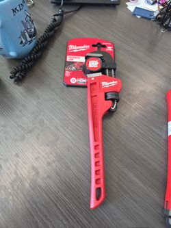 10" milwaukee pipe wrench