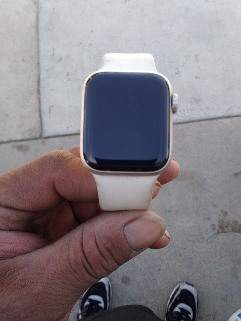 Unlock Apple Watch 10 Series Needs Charger Works Great Perfect Condition