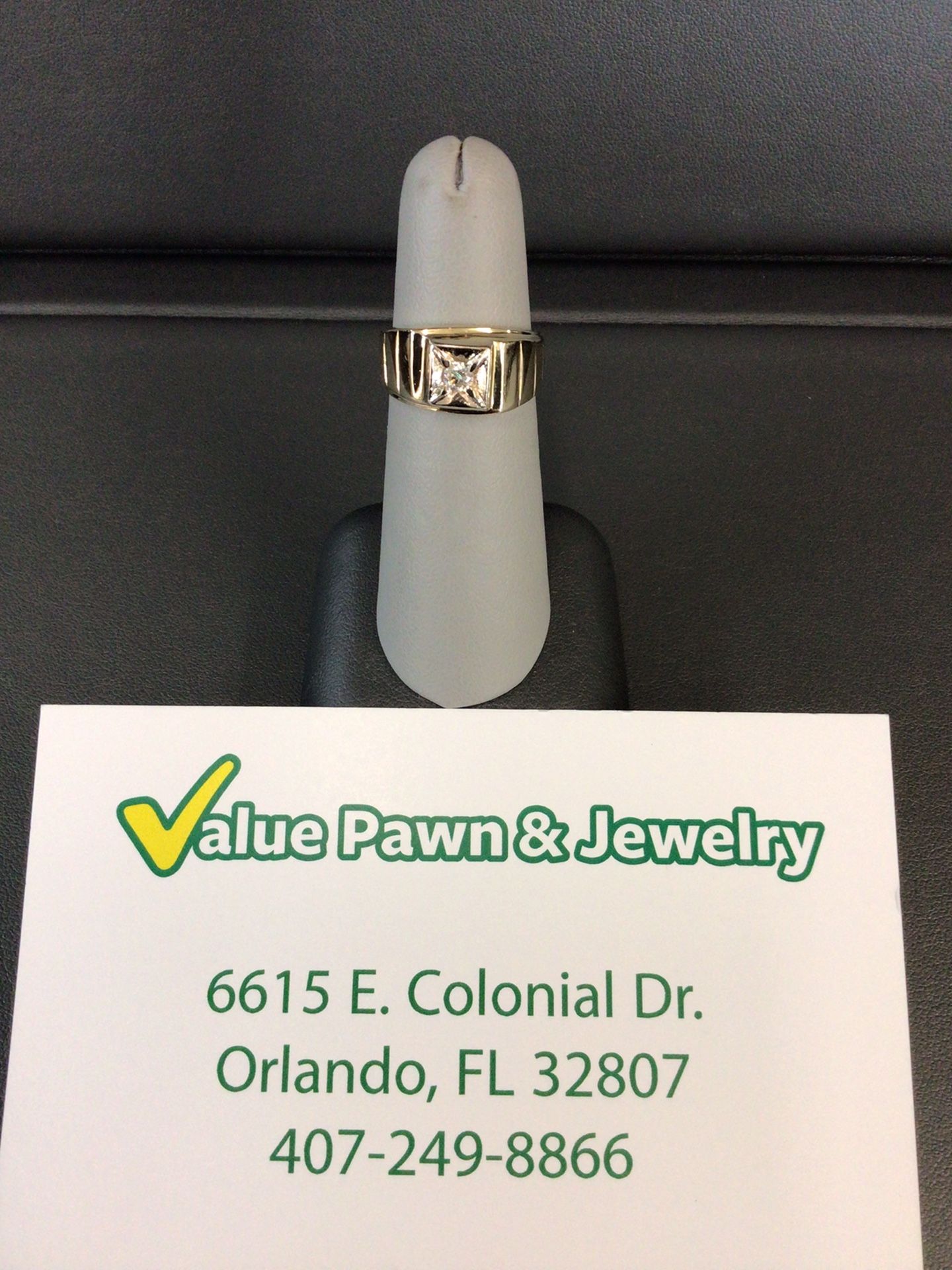 14K RING WITH DIAMOND STONE