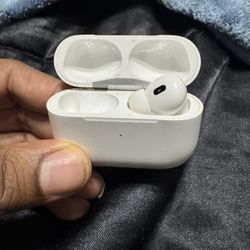 Air Pod Pro 2 For Sale, But Missing One AirPod. 