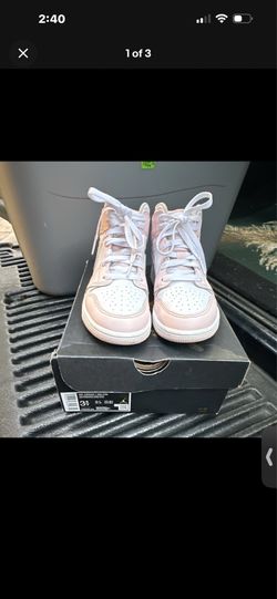 Girls Jordan pink and lavender 3 1/2