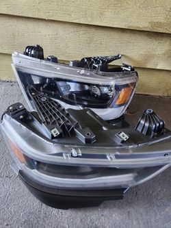 2020 dodge ram pair of headlights