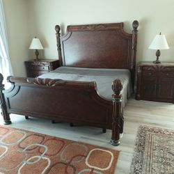 King Size Bedroom Set And Dining Table 
