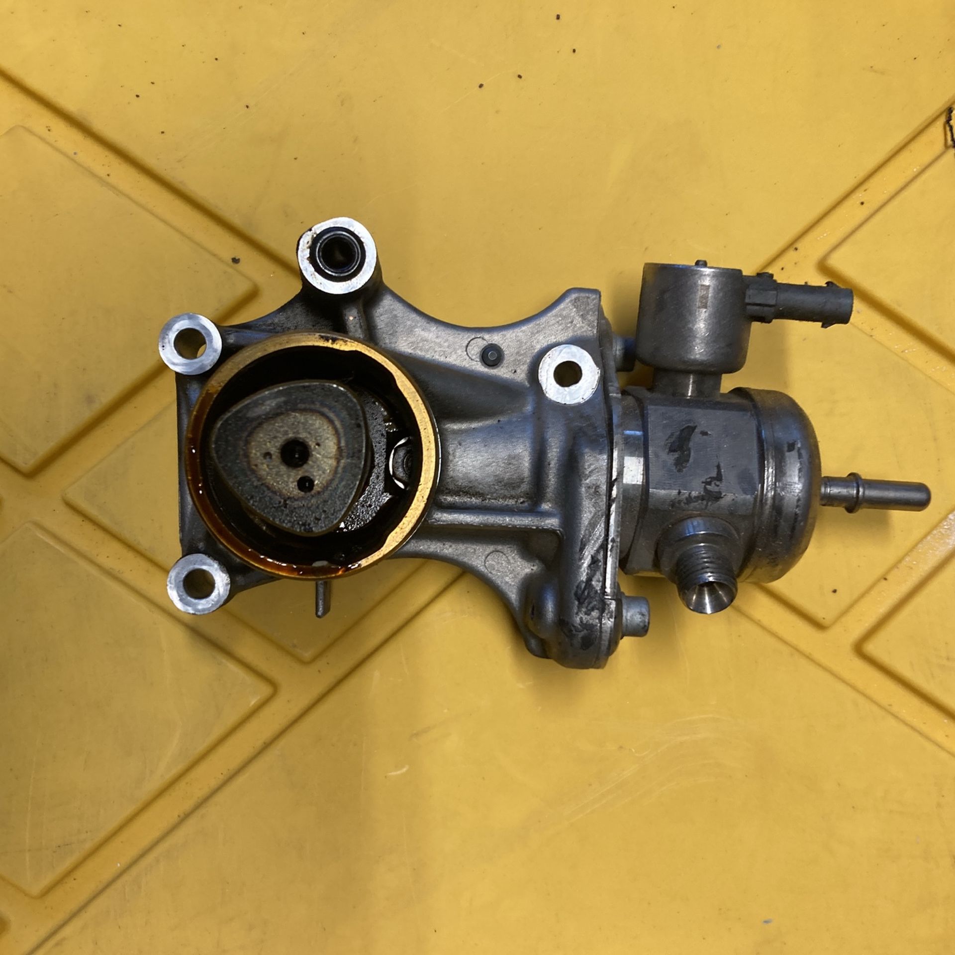 Mini Cooper Countryman Fuel Pump