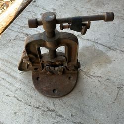 Antique Pipe Vise