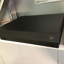 Xbox One Projet scorpio With Accesories