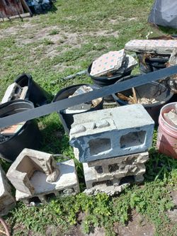 Free concrete and blocks pieces