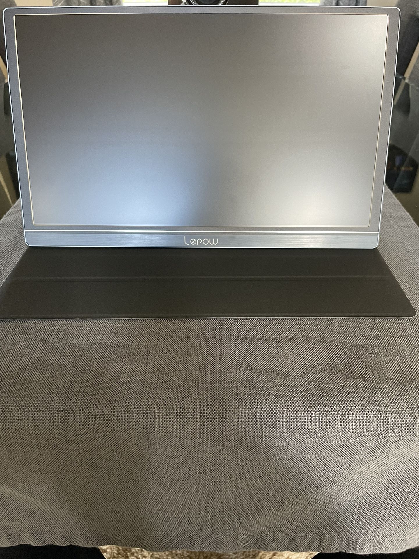 Lepow 15.6inch portable laptop monitor