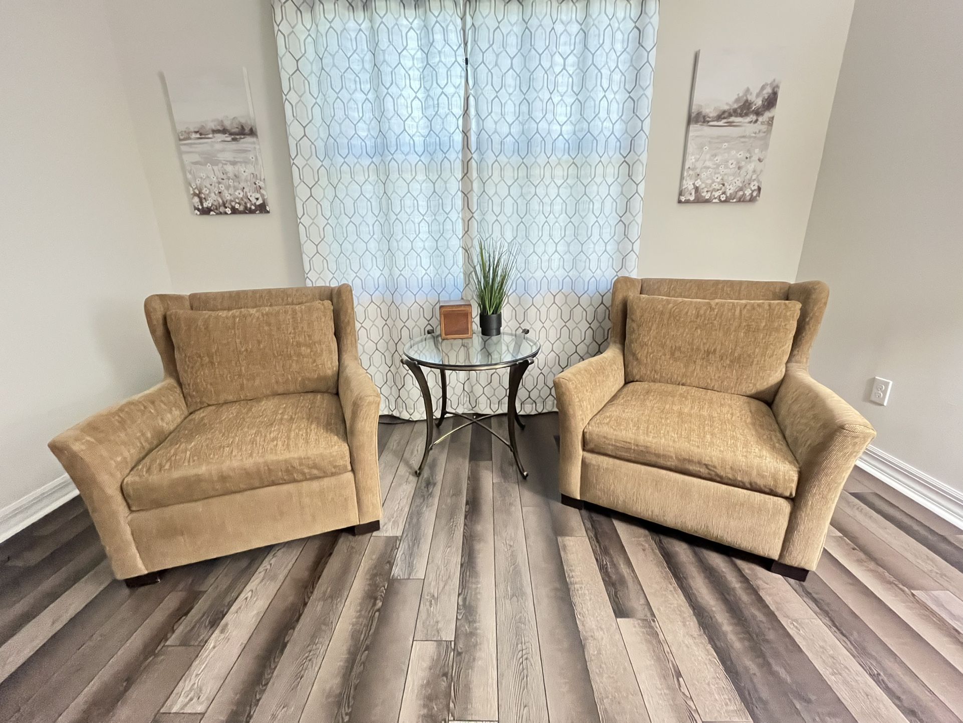 Extra-Wide Oversized Chairs - Super Comfy!
