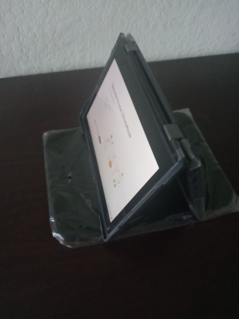 Lenovo Chrome Book With Cases And Charger