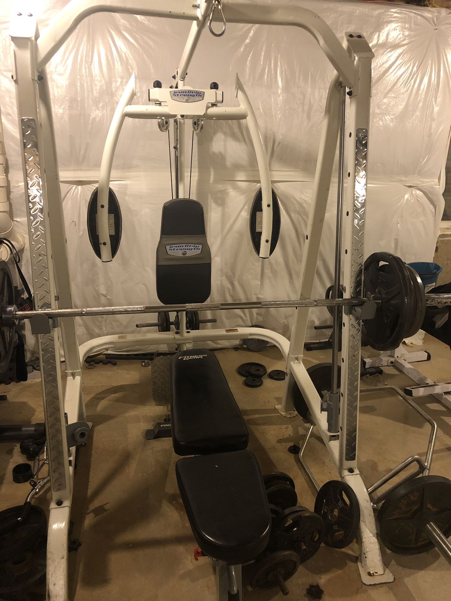 Iron grip strength smith machine for Sale in Wilmington, DE OfferUp