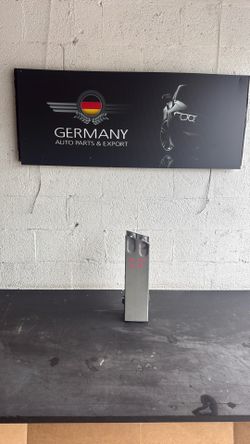 Tesla model  Y front impact bar rh  oem