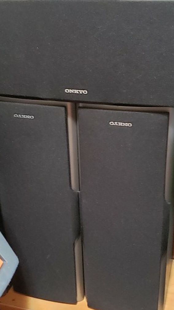 Onkyo Surround Sound System With Subwoofer.  $175  Pickup In Oakdale 