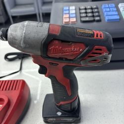 Milwaukee Impact M12