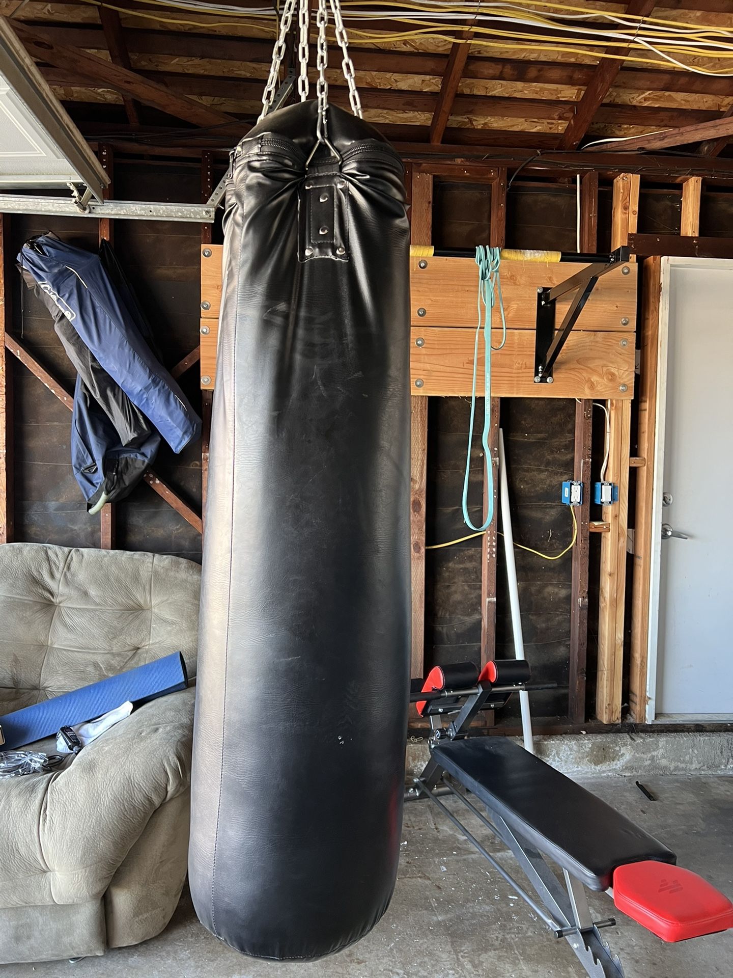 100lb Filled Punching Bag 