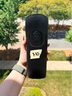 Sleek black ribbed Starbucks cup / water bottle