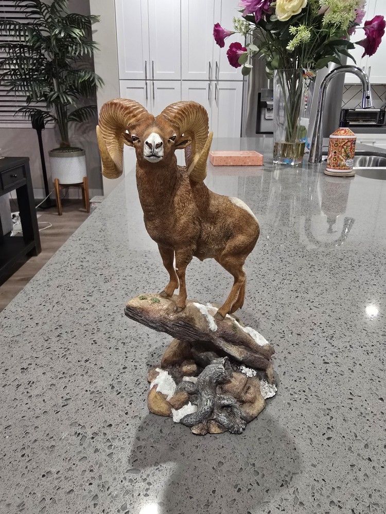 Danbury Mint Rocky Mountain Bighorn Ram Statue by Nick Bibby