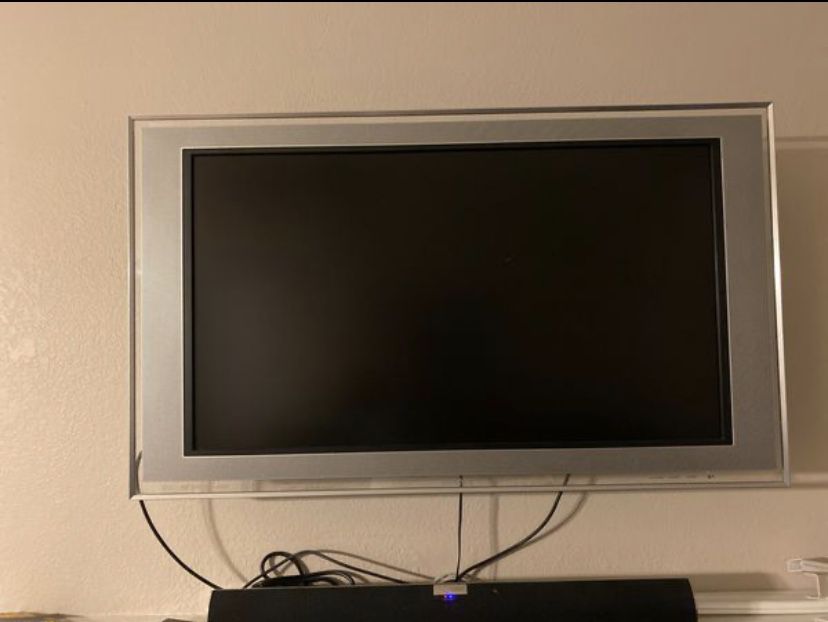 40 inch tv with remote and mount
