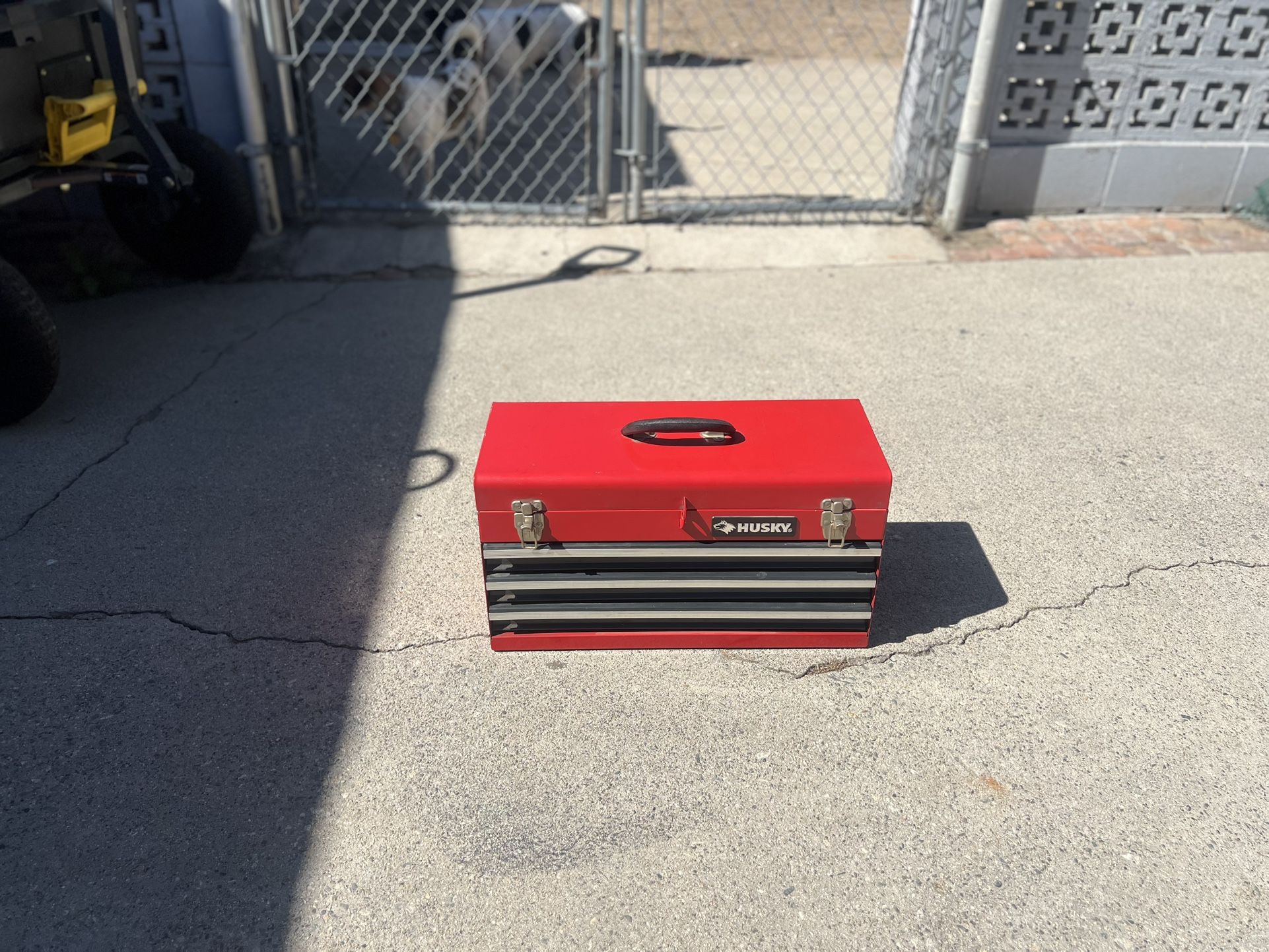 Husky portable metal toolbox