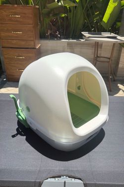 cat litter box