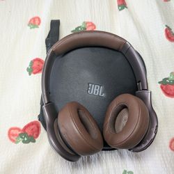JBL Everest 310 Wireless Headphones