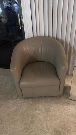 Swivel chair leather
