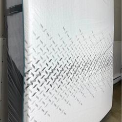 Nectar Hybrid Luxe King, Like New, mattress only