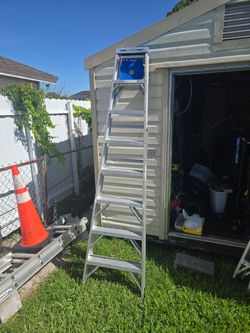 Werner 8ft. Aluminum Step Ladder (12 ft. Reach Height) with 250 lb. Load Capacity Type I Duty Rating