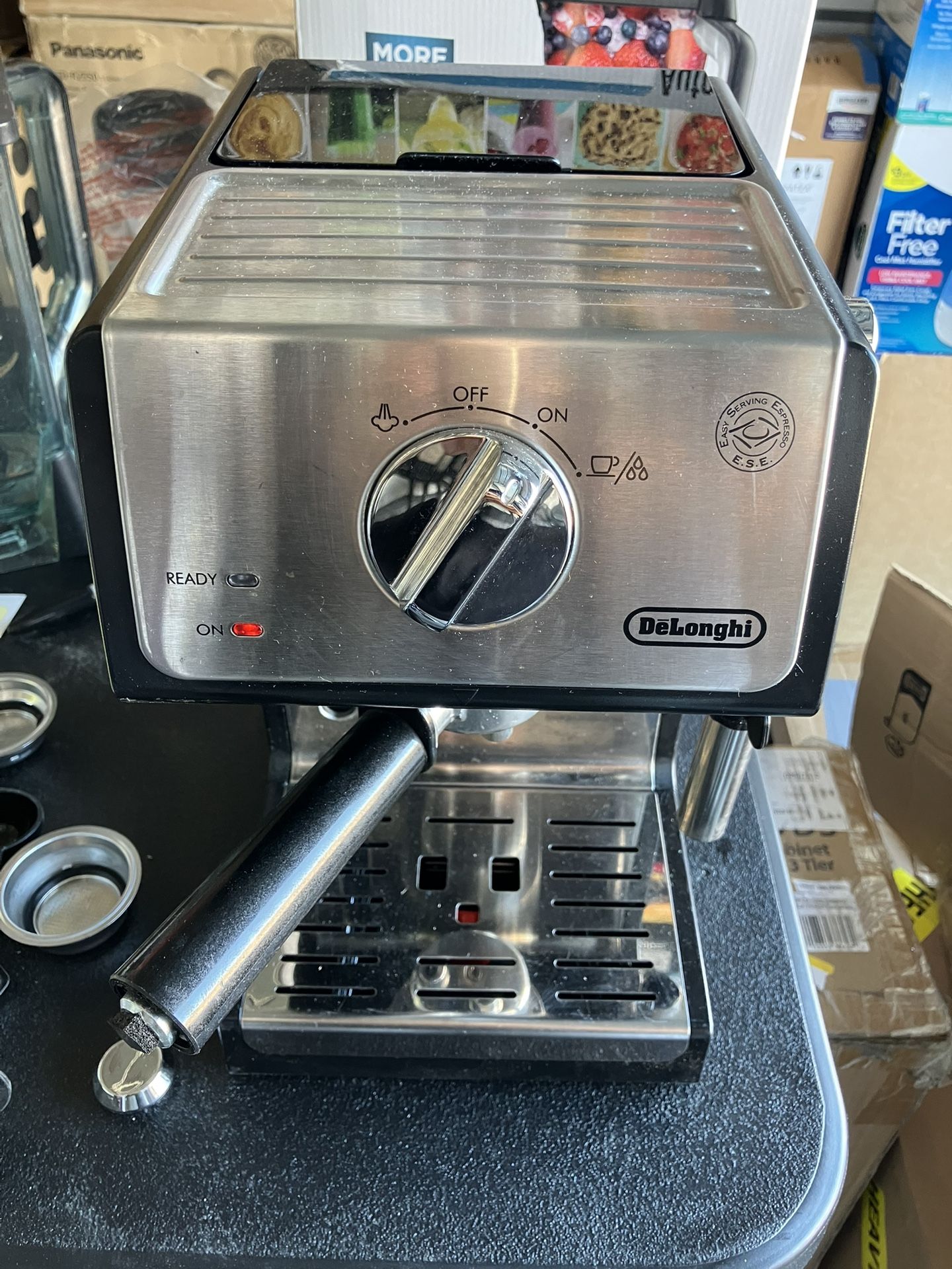 Delonghi 15 Bar Pump Espresso With Manual Milk Frother