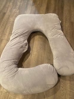 Momcozy pregnancy pillow XL
