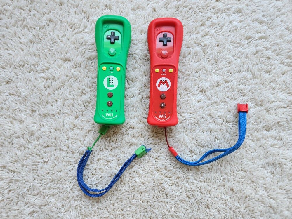 Nintendo Mario And Luigi Special Edition Wii U Controllers Motion Plus