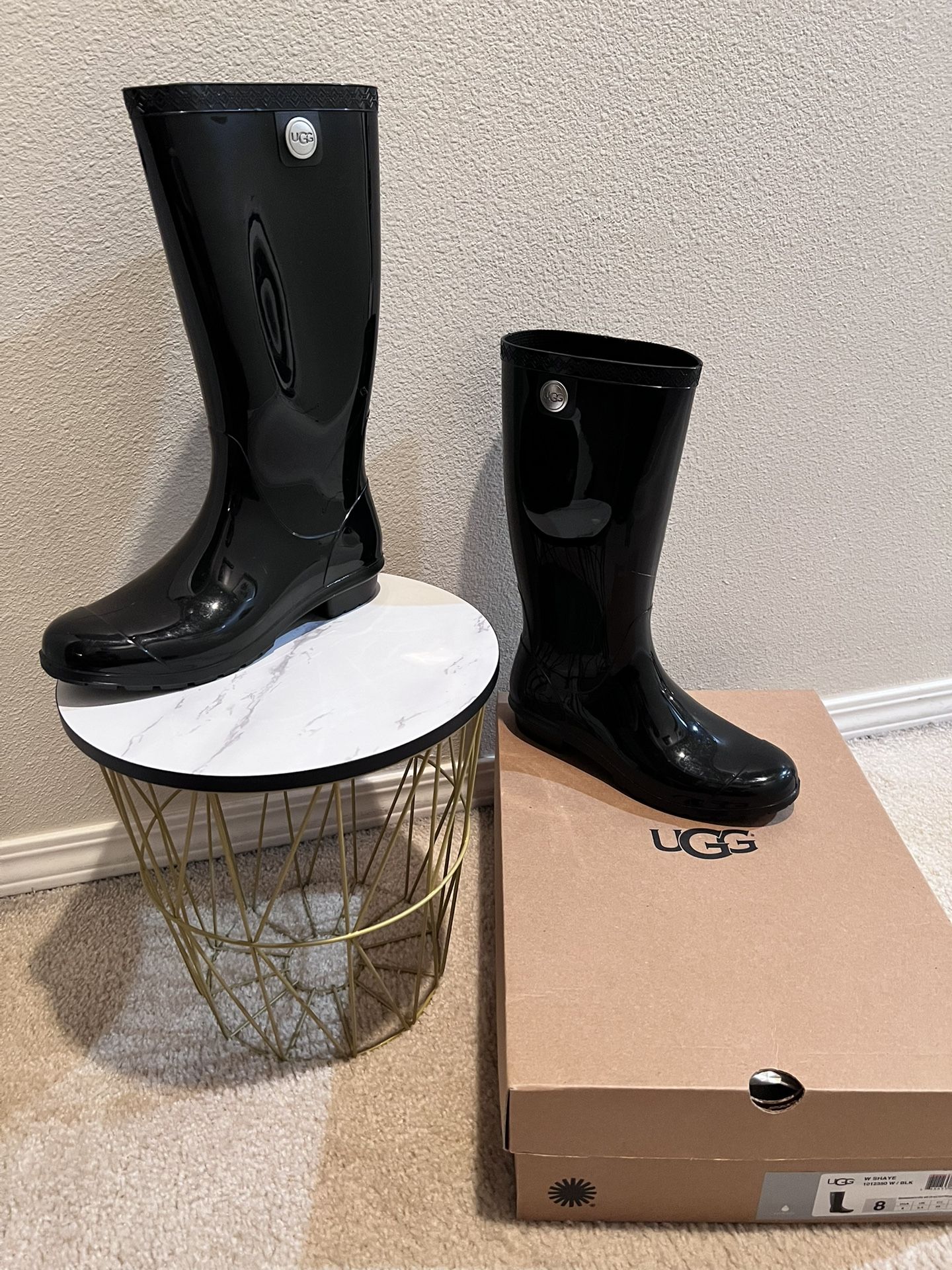 UGG RAIN BOOTS!!