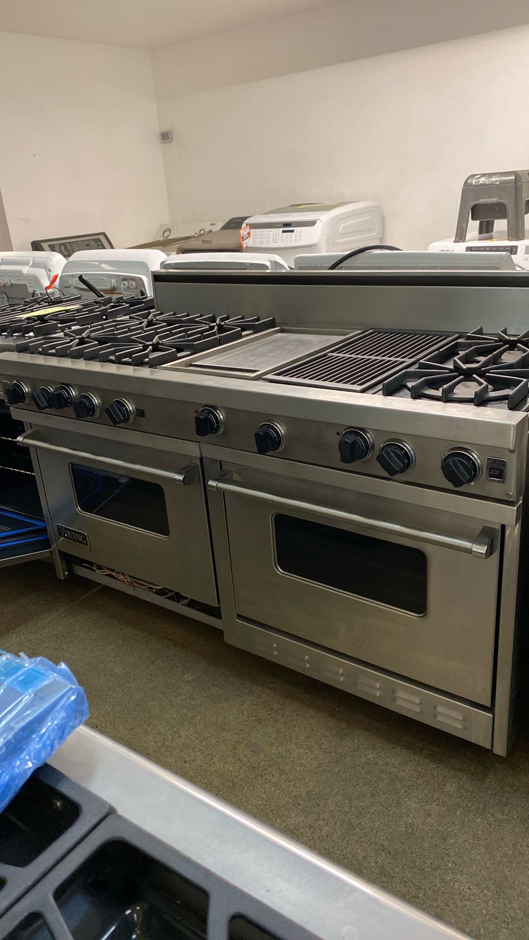 60” VIKING GAS RANGE WITH GRIDDLE AND GRILL