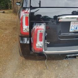 GMC Yukon Denali Taillight 