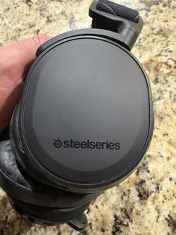 Steel Series Headphones 