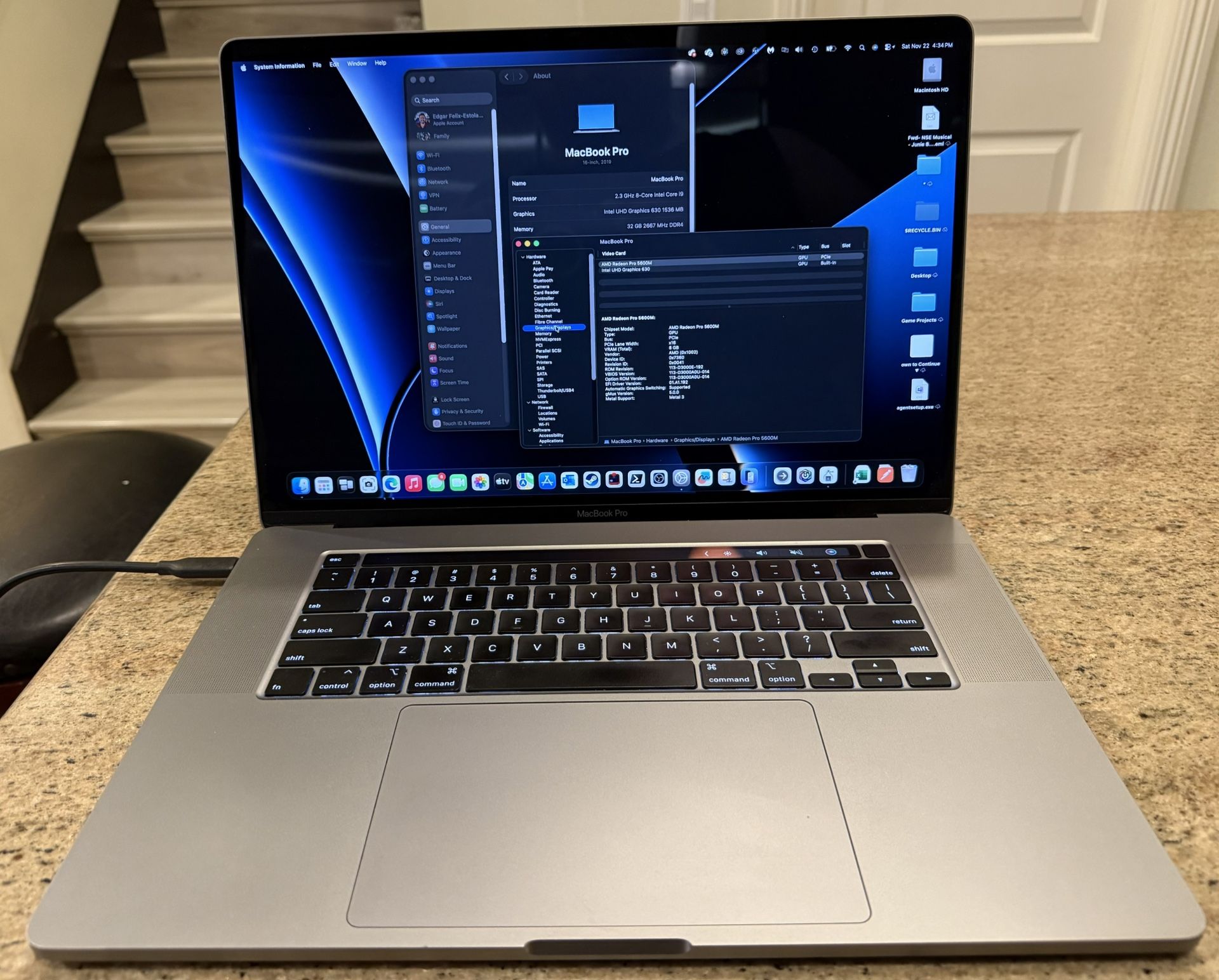 MacBook Pro - Intel i9 - 32GB DDR4 - 1TB - Radeon Pro M5600 8GB