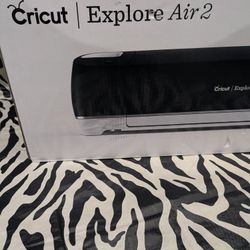 Cricut Air Explorer 2 Cutting Machine.