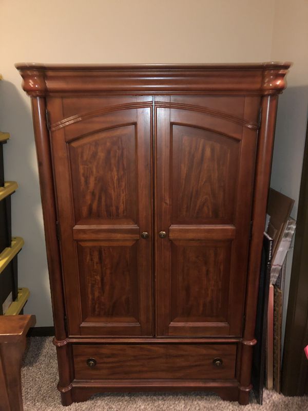 Rooms To Go Armoire For Sale In Orlando Fl Offerup