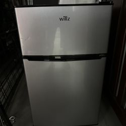 Willz 3.1 Cubic Foot Freezer Refrigerator 