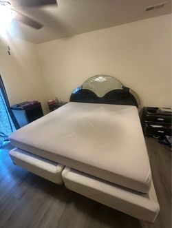 King bed and frame Tempurpedic
