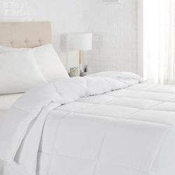 Amazon Basics Down Alternative Bedding Comforter Duvet Insert, King, White