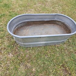Planter Solid Iron Metal 💯 exelent Condition 